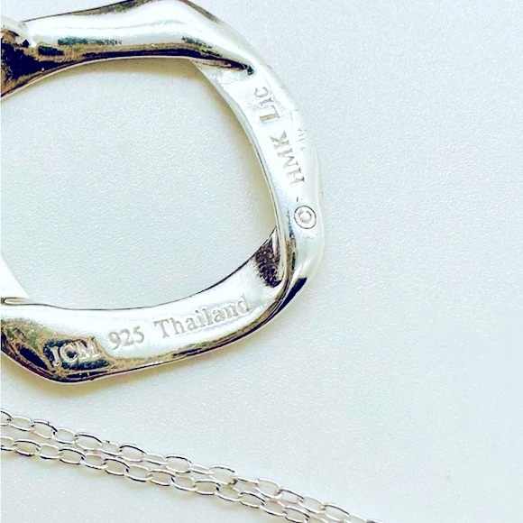 Vintage Silver Beautiful Dainty Pendant Necklace - Picture 9 of 16